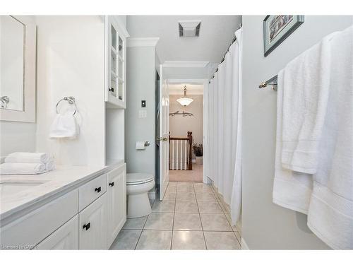 114 Delavan Drive, Cambridge, ON - Indoor Photo Showing Bathroom