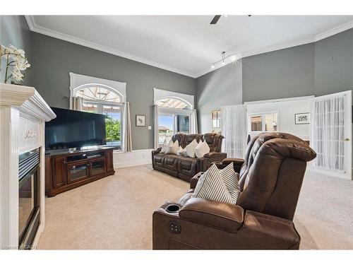 114 Delavan Drive, Cambridge, ON - Indoor Photo Showing Living Room