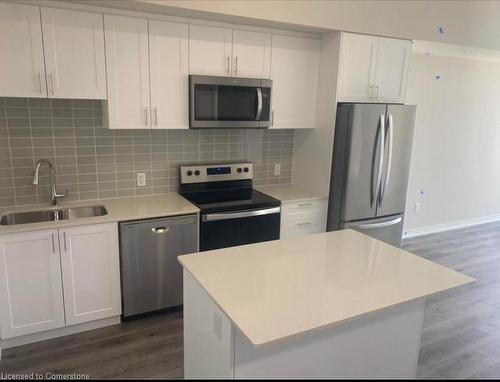 Up13-50 Herrick Avenue, St. Catharines, ON - Indoor Photo Showing Kitchen With Double Sink With Upgraded Kitchen