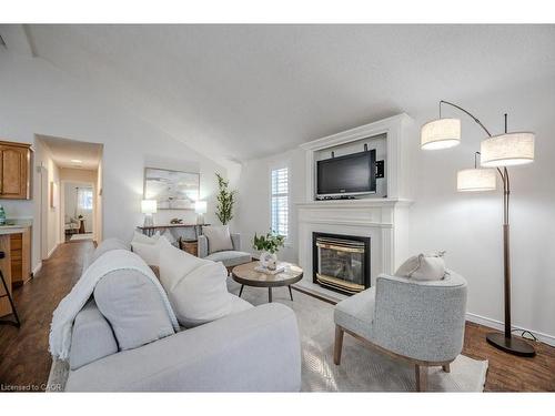 185 Wesley Crescent, Waterloo, ON - Indoor Photo Showing Living Room With Fireplace