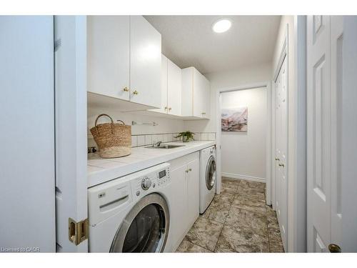 185 Wesley Crescent, Waterloo, ON - Indoor Photo Showing Laundry Room