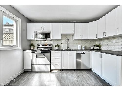 381 Herkimer Street, Hamilton, ON - Indoor Photo Showing Kitchen With Upgraded Kitchen