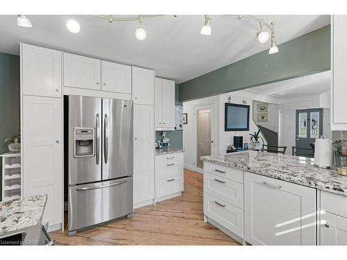 478 East 37Th Street, Hamilton, ON - Indoor Photo Showing Kitchen With Upgraded Kitchen