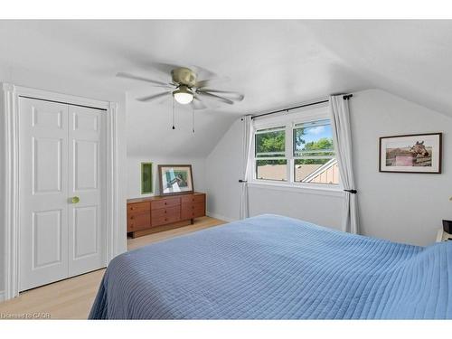 478 East 37Th Street, Hamilton, ON - Indoor Photo Showing Bedroom