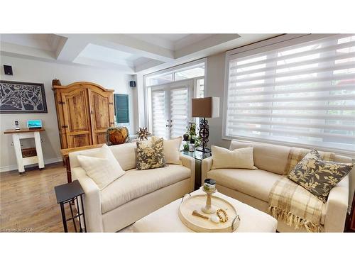 131 Mcpherson Road, Caledon, ON - Indoor Photo Showing Living Room
