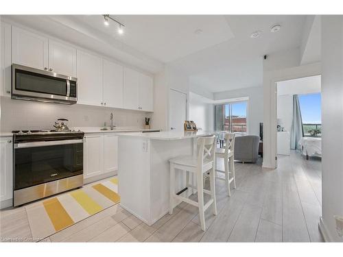323-55 Duke Street, Kitchener, ON - Indoor Photo Showing Kitchen With Upgraded Kitchen