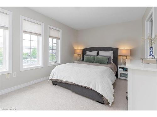 26-1401 Plains Road E, Burlington, ON - Indoor Photo Showing Bedroom
