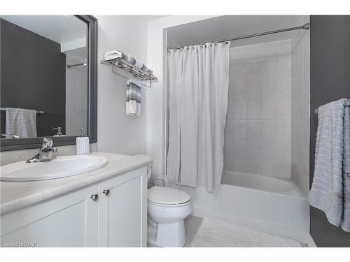 26-1401 Plains Road E, Burlington, ON - Indoor Photo Showing Bathroom