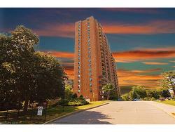 904-90 Ling Road  Scarborough, ON M1E 4Y3