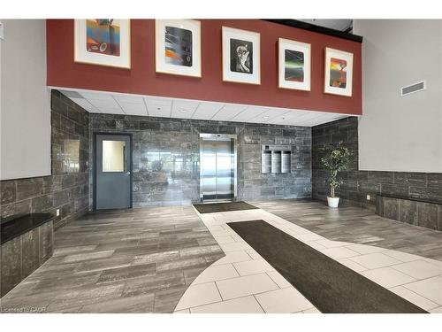 423-424-1100 South Service Road, Stoney Creek, ON 