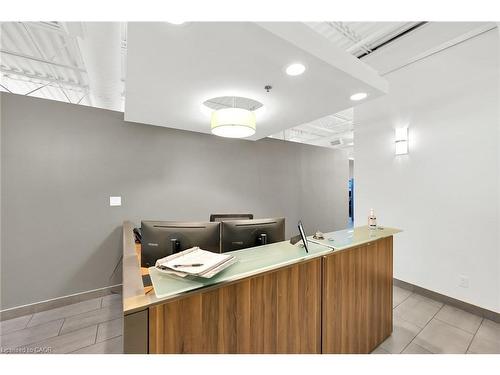 423-424-1100 South Service Road, Stoney Creek, ON 