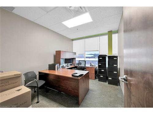 423-424-1100 South Service Road, Stoney Creek, ON 