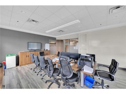 423-424-1100 South Service Road, Stoney Creek, ON 