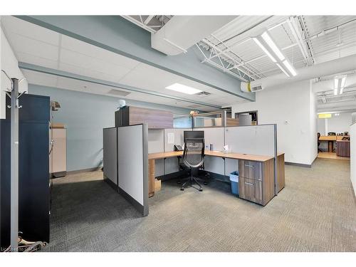 423-424-1100 South Service Road, Stoney Creek, ON 