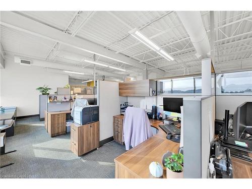 423-424-1100 South Service Road, Stoney Creek, ON 