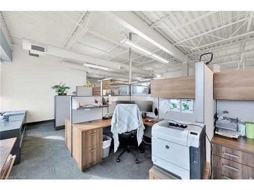 423-424-1100 South Service Road, Stoney Creek, ON 