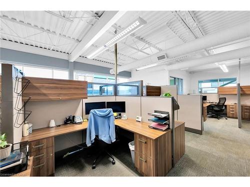 423-424-1100 South Service Road, Stoney Creek, ON 