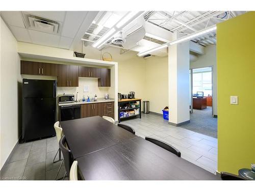 423-424-1100 South Service Road, Stoney Creek, ON 