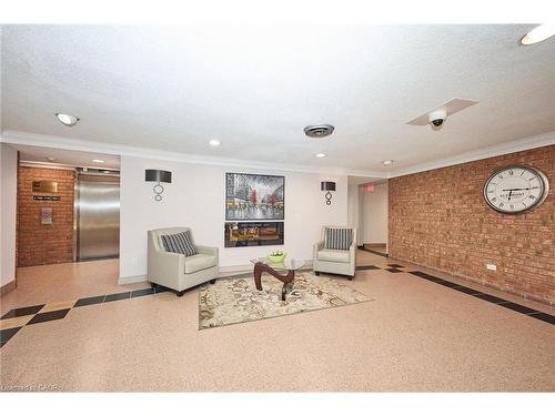 504-1240 Marlborough Court, Oakville, ON - Indoor