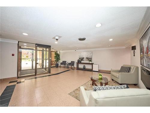 504-1240 Marlborough Court, Oakville, ON - Indoor