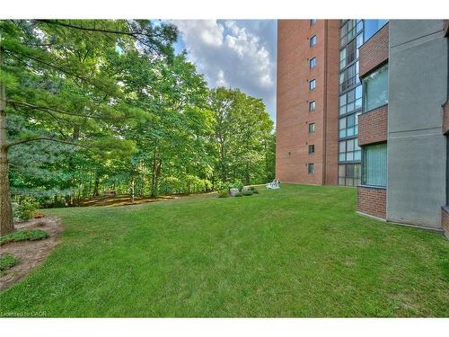 504-1240 Marlborough Court, Oakville, ON - Outdoor