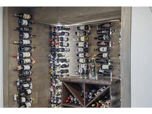 535 Locust Street, Burlington, ON - Indoor Photo Showing Other Room