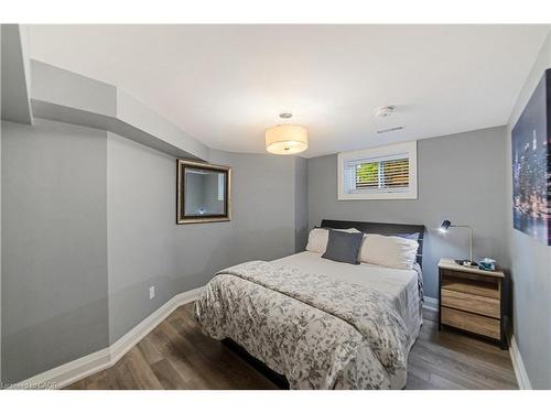 535 Locust Street, Burlington, ON - Indoor Photo Showing Bedroom
