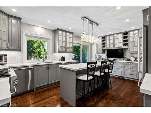 2 Lynnwood Avenue, Grimsby, ON - Indoor Photo Showing Kitchen With Upgraded Kitchen