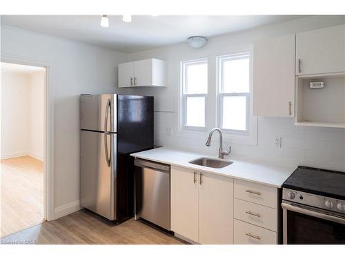 86 Union Boulevard, Kitchener, ON - Indoor Photo Showing Kitchen With Stainless Steel Kitchen
