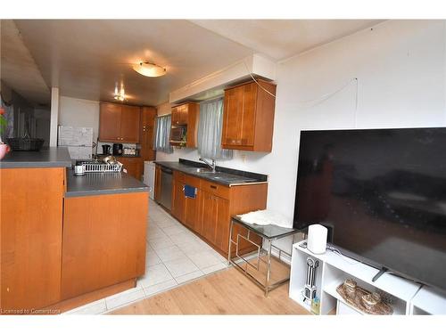 78 Horning Drive, Hamilton, ON - Indoor Photo Showing Kitchen
