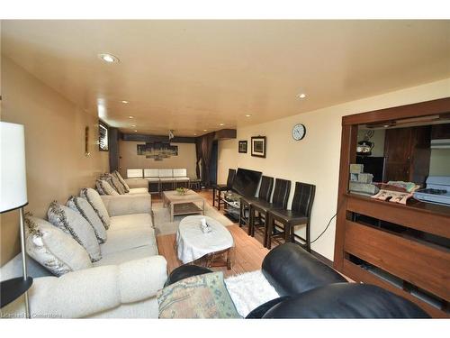 78 Horning Drive, Hamilton, ON - Indoor Photo Showing Living Room