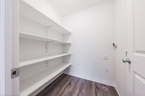 141-155 Equestrian Way, Cambridge, ON - Indoor With Storage