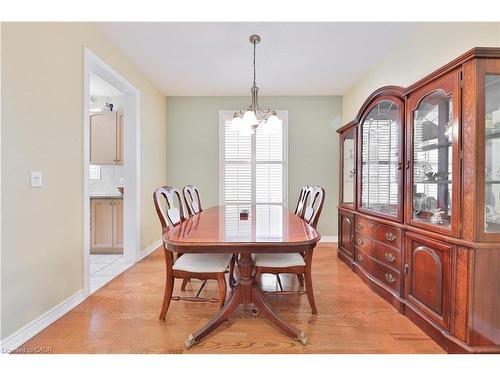 127-2125 Itabashi Way, Burlington, ON - Indoor Photo Showing Dining Room