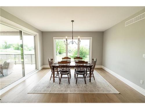 21 Hudson Drive, Brantford, ON - Indoor Photo Showing Dining Room