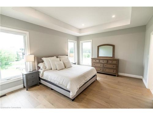 21 Hudson Drive, Brantford, ON - Indoor Photo Showing Bedroom