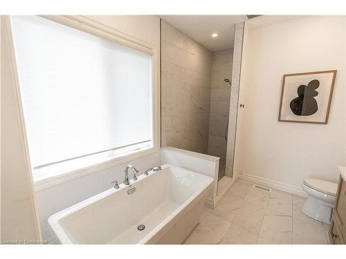 21 Hudson Drive, Brantford, ON - Indoor Photo Showing Bathroom