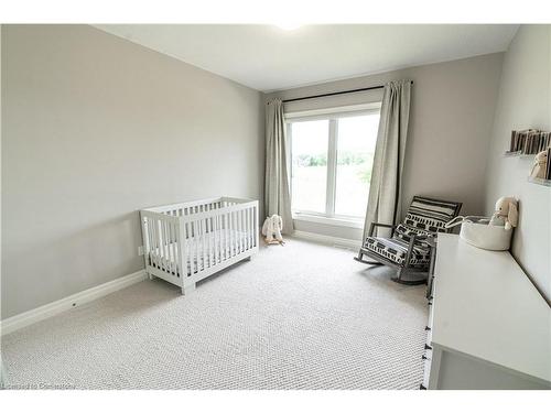 21 Hudson Drive, Brantford, ON - Indoor Photo Showing Bedroom