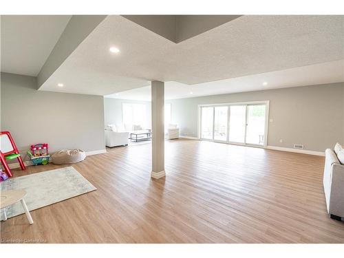 21 Hudson Drive, Brantford, ON - Indoor