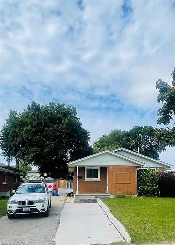 248 Cyrus Street  Cambridge, ON N3H 1H3