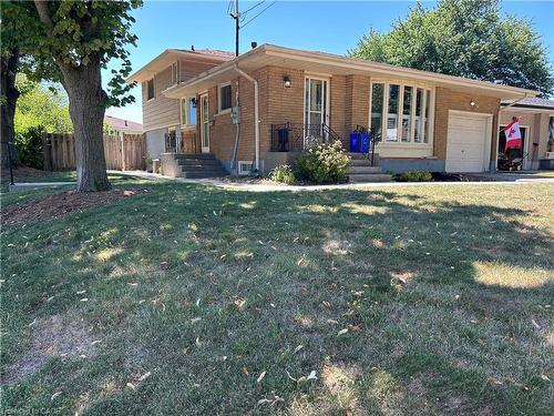 2 Melody Court, Hamilton, ON - Outdoor