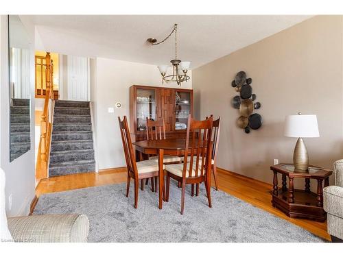 2 Melody Court, Hamilton, ON - Indoor Photo Showing Dining Room