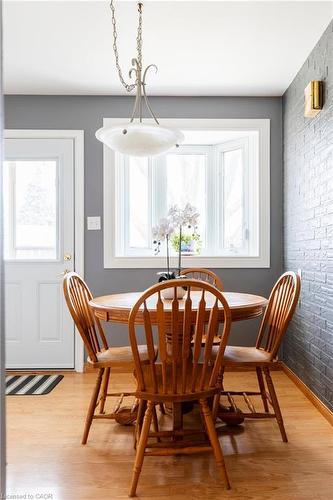 2 Melody Court, Hamilton, ON - Indoor Photo Showing Dining Room