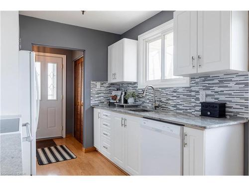 2 Melody Court, Hamilton, ON - Indoor Photo Showing Kitchen