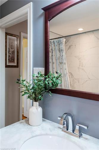 2 Melody Court, Hamilton, ON - Indoor