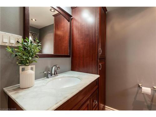 2 Melody Court, Hamilton, ON - Indoor Photo Showing Bathroom