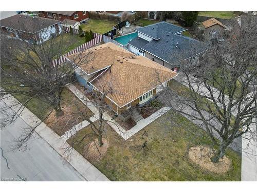 2 Melody Court, Hamilton, ON - Outdoor