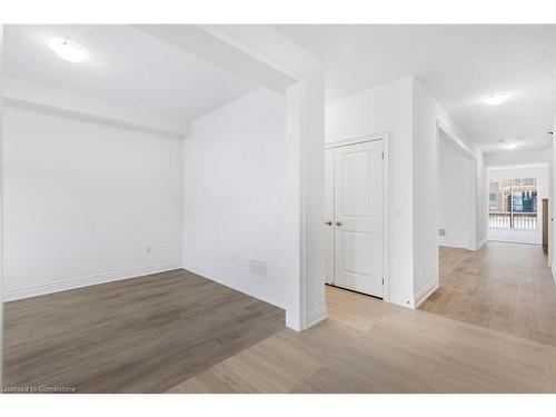 59 Cunningham Drive, Bradford West Gwillimbury, ON - Indoor Photo Showing Other Room