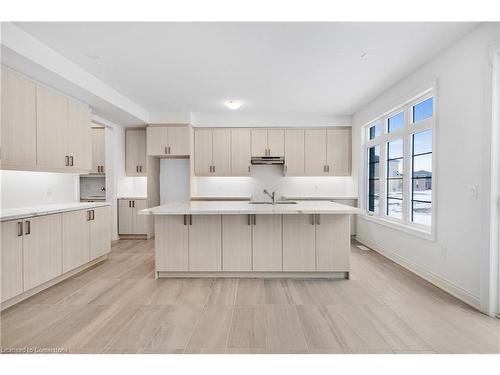 59 Cunningham Drive, Bradford West Gwillimbury, ON - Indoor Photo Showing Kitchen