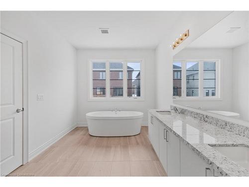 59 Cunningham Drive, Bradford West Gwillimbury, ON - Indoor Photo Showing Bathroom