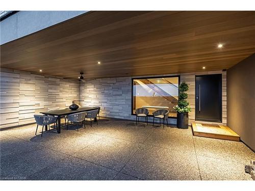 5 Dexter Avenue, Hamilton, ON -  Photo Showing Garage